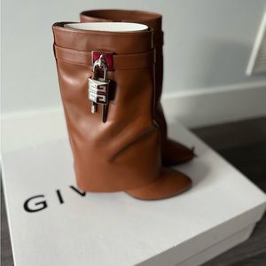 Givenchy Tan short shark lock boots